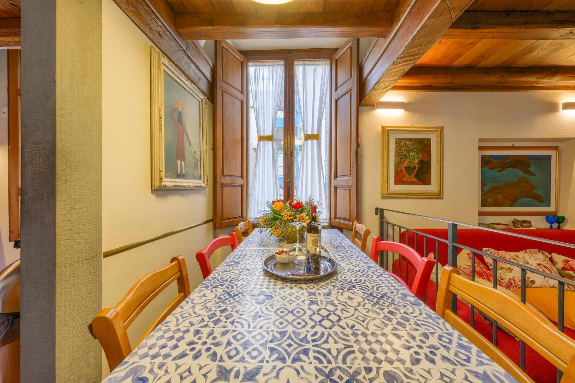 Casa Strozzi - *